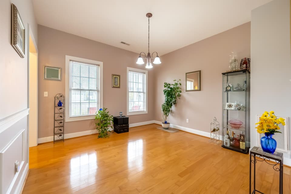 300 Meadow Drive, photo 10 of 40