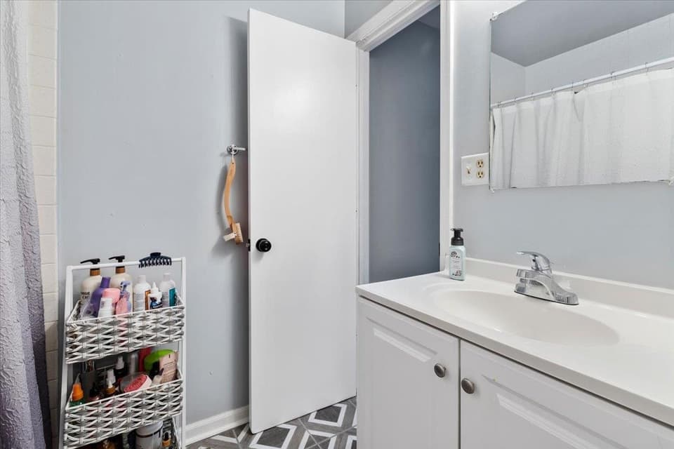 229 Lester Place, photo 34 of 40