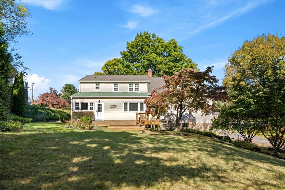 660 W Main Street, photo 13 of 40