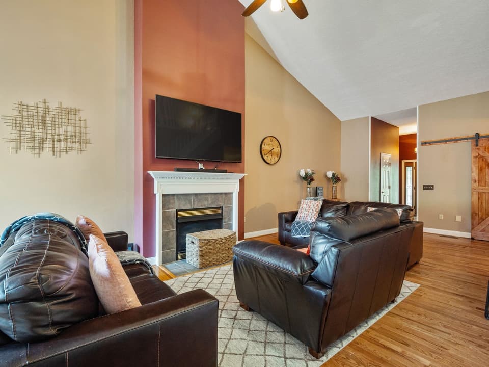 390 Gold Leaf Drive, photo 16 of 40