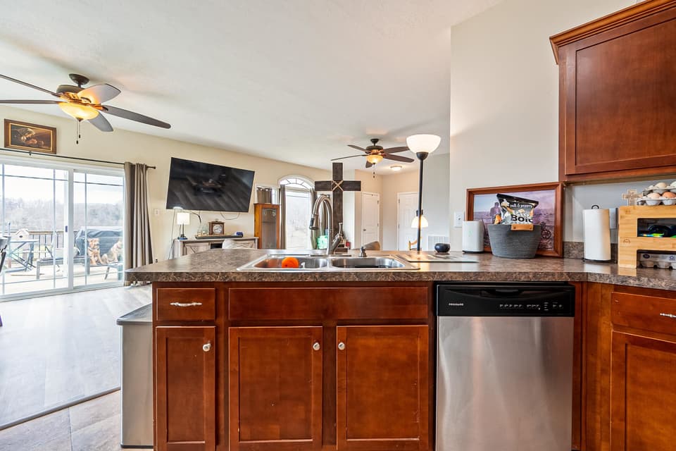 285 Easy Street, photo 19 of 40