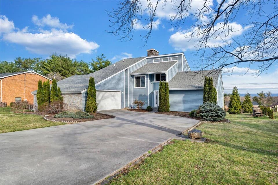 465 Summit Ridge Rd SW, Christiansburg