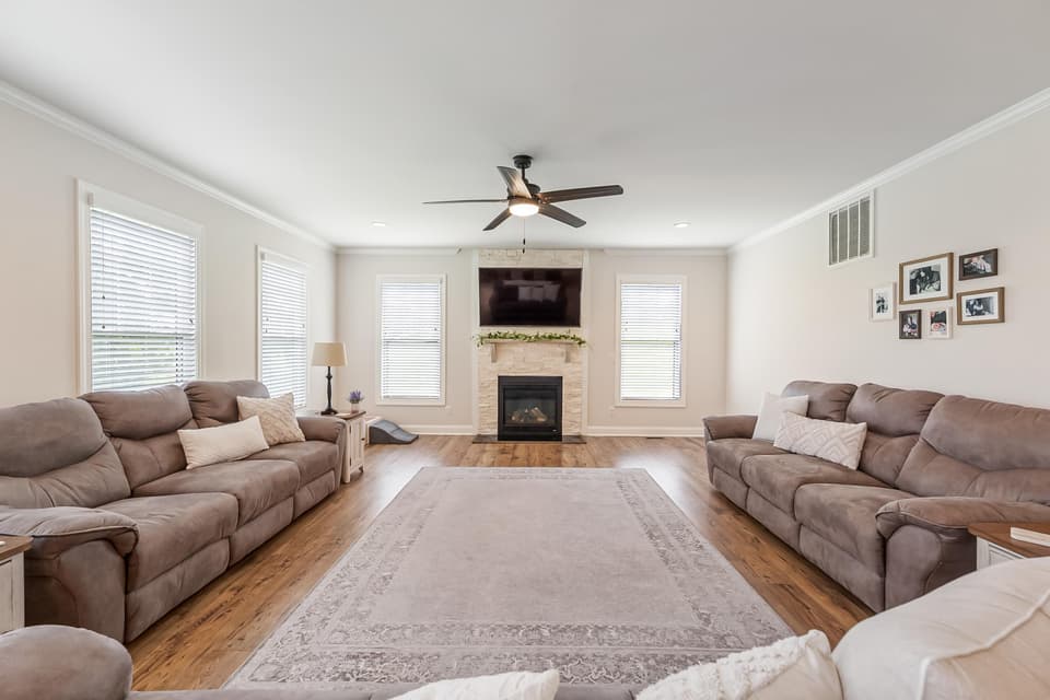 1042 Round Meadow Drive, photo 22 of 40
