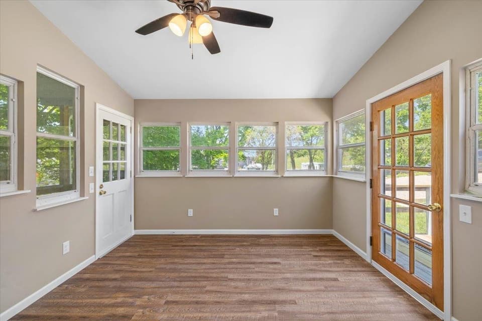 665 Liberty Street, photo 4 of 29