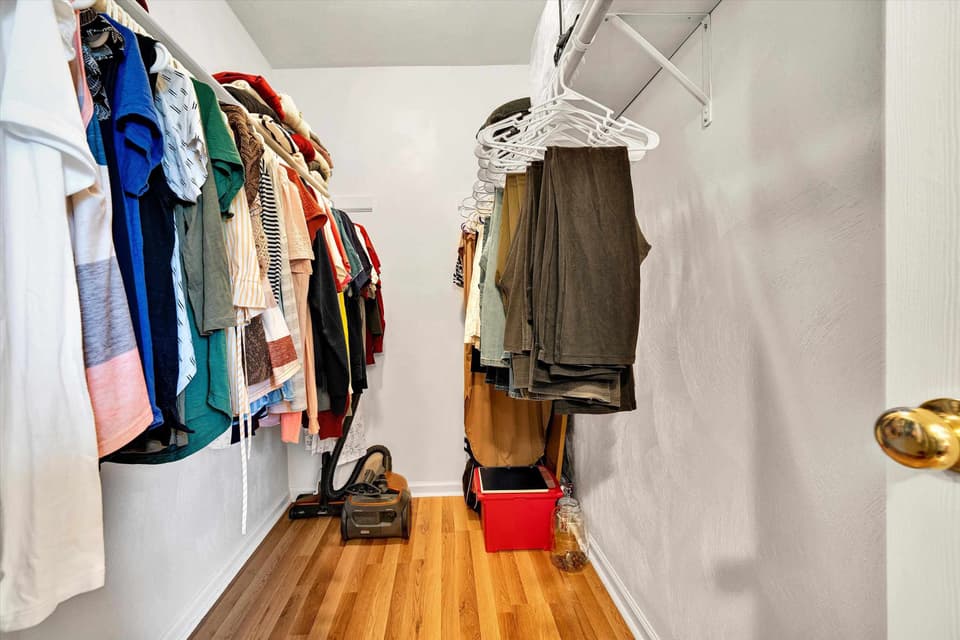 540 Harkrader Street, photo 15 of 35