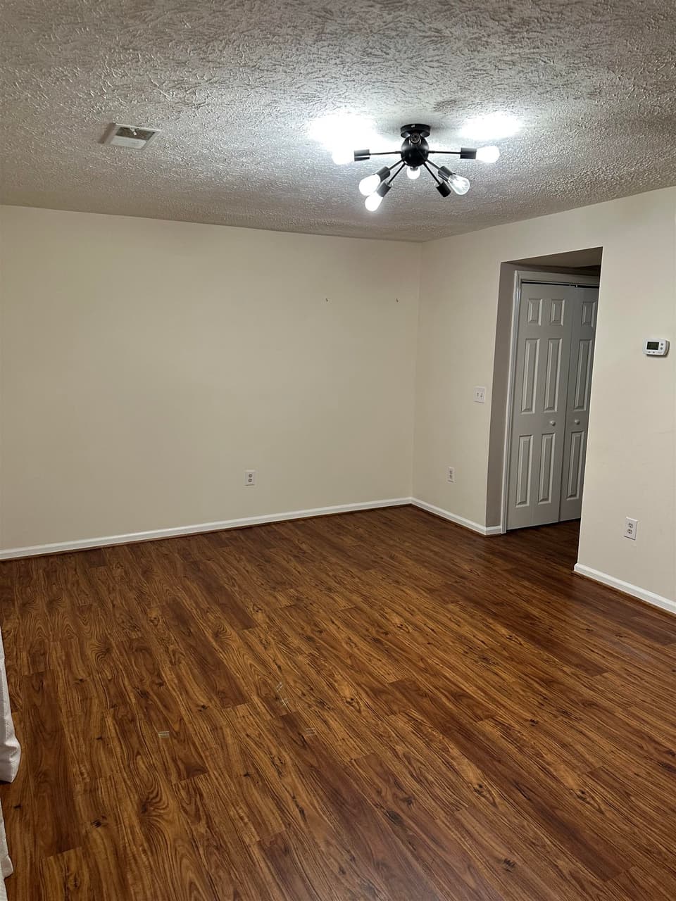 1687 York Drive, photo 11 of 16