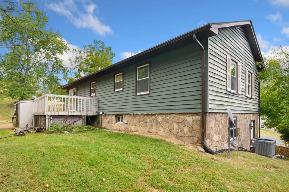 405 Overland Drive, photo 38 of 40