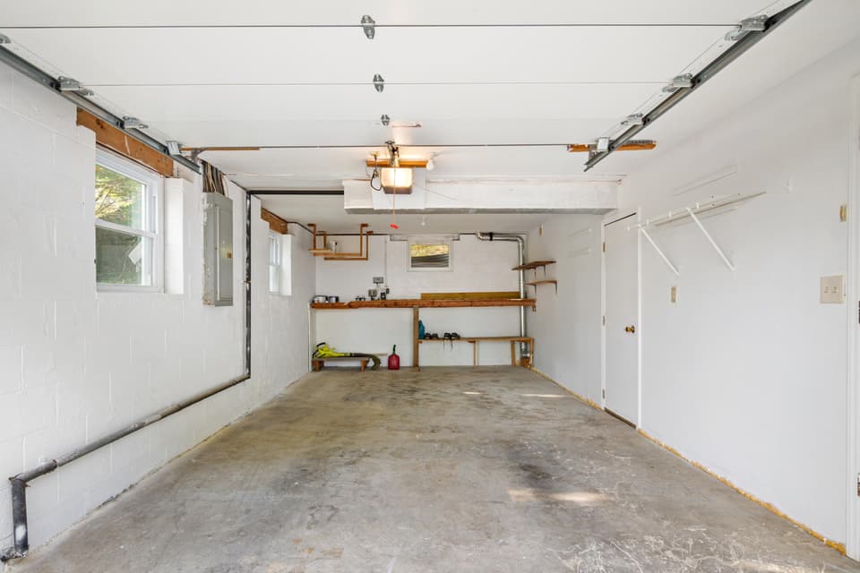 1305 Chestnut Drive, photo 35 of 40