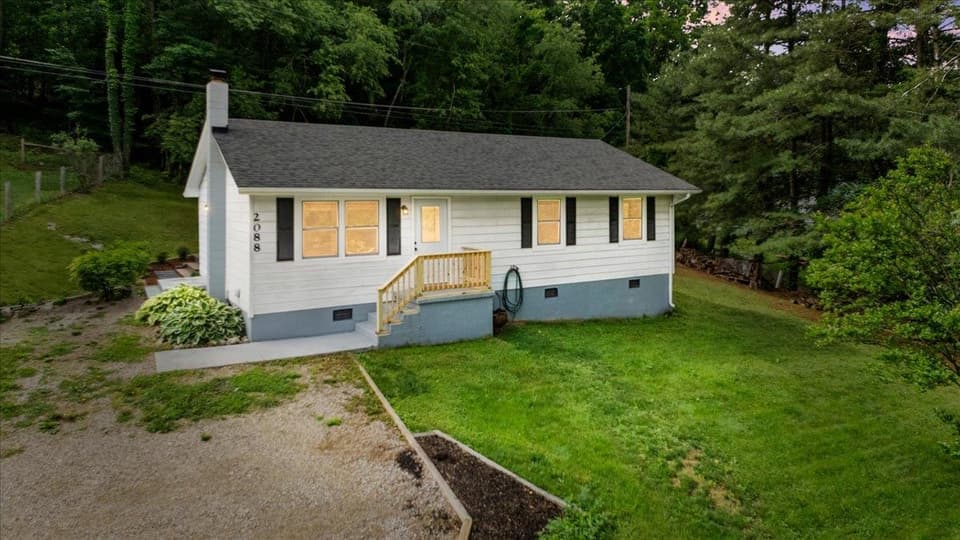 2088 Fire Tower Road, Christiansburg, VA