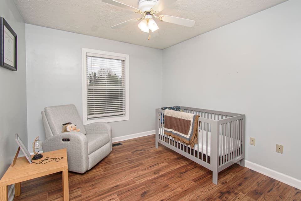 595 Tarrytown Road, photo 26 of 33