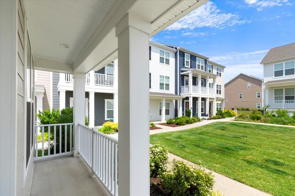 325 John Adams Drive, photo 9 of 40