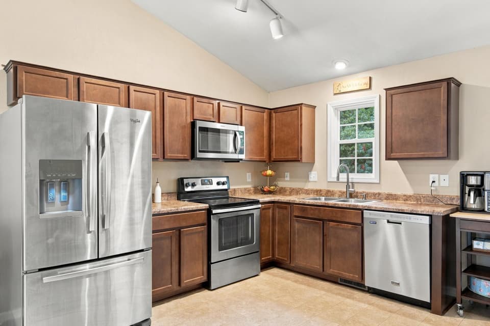 250 John Lemley Lane, photo 8 of 31