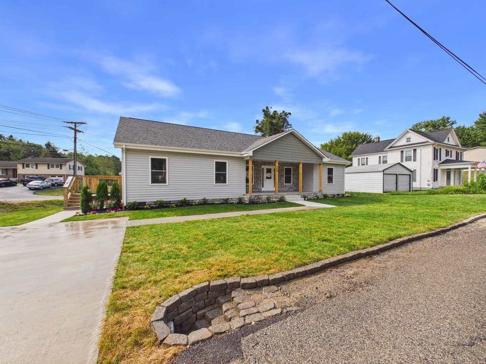 360 Church Street, photo 3 of 40