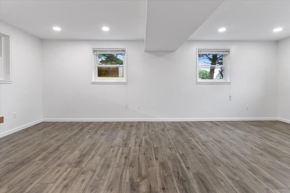 120 SE Howery Street, photo 26 of 40