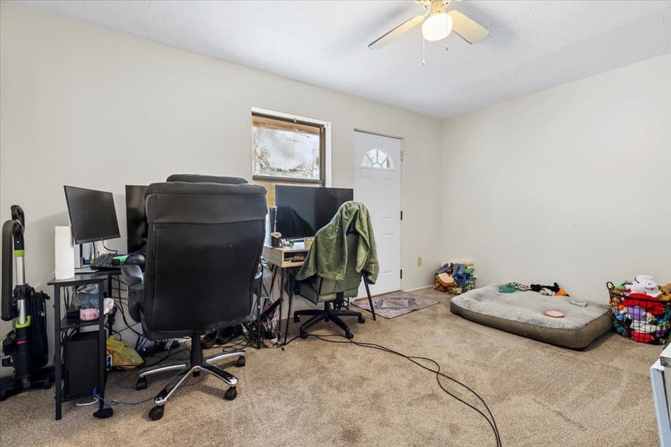 2590 Townhouse Street, photo 20 of 39
