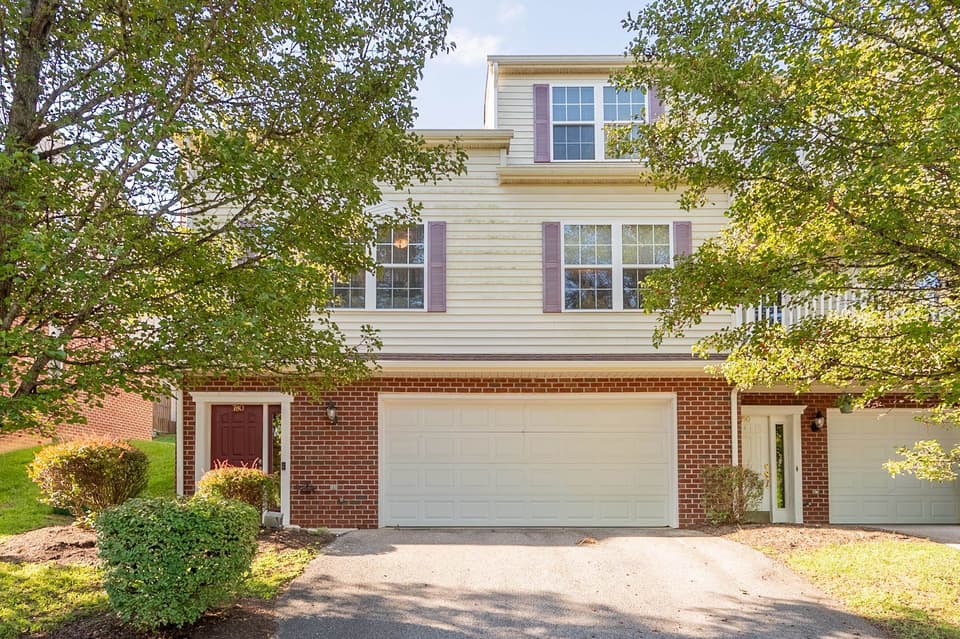 780 Oaktree Boulevard, Christiansburg, VA