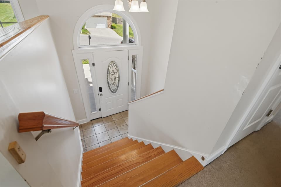 1410 Sherwood Drive, photo 8 of 40