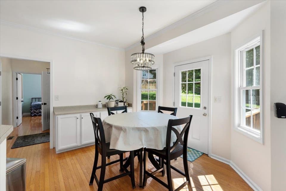 921 Crosscreek Drive, photo 16 of 40