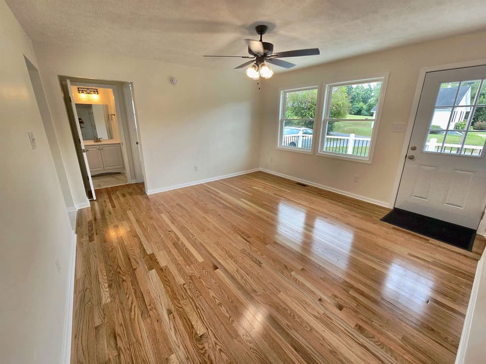1260 King Street, photo 5 of 29