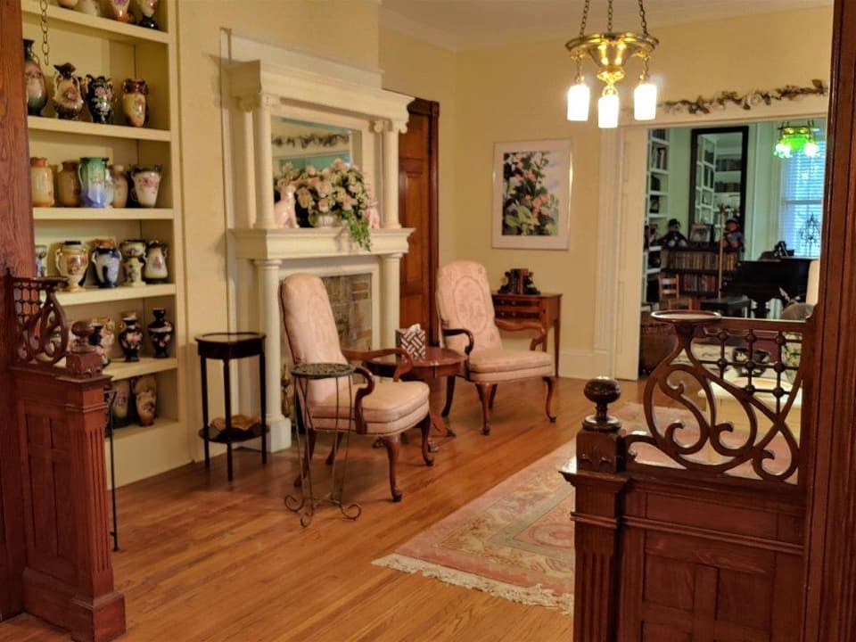 201 East Main St, photo 13 of 39