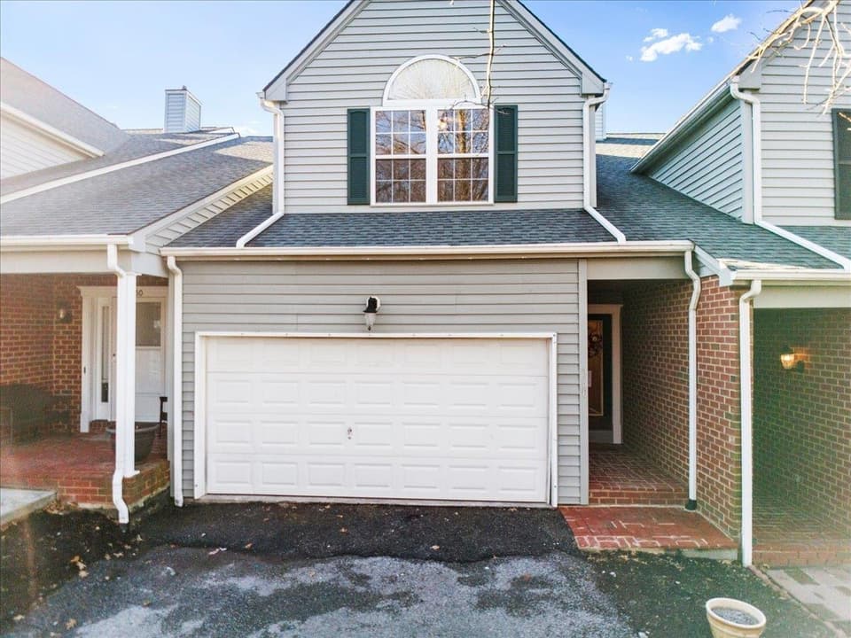 360 Gold Leaf Drive, photo 11 of 40
