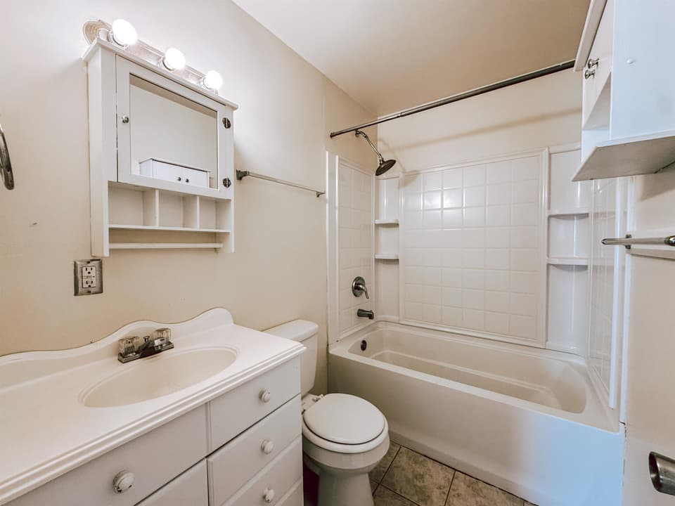 660 NE Liberty Street, photo 5 of 25