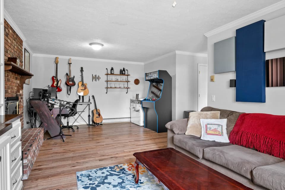 130 Somerset Street, photo 36 of 40