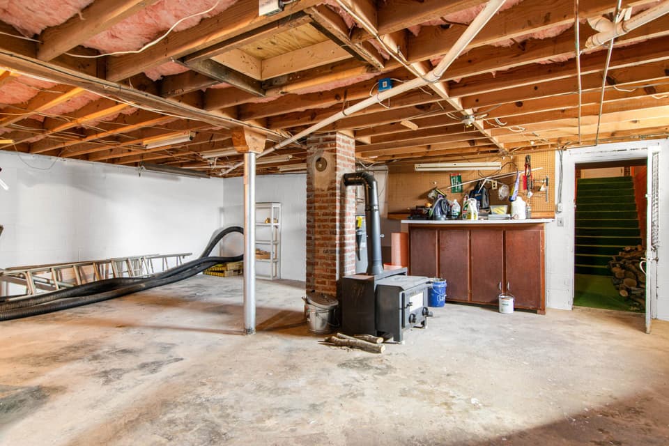 1595 Gallimore Street, photo 29 of 40