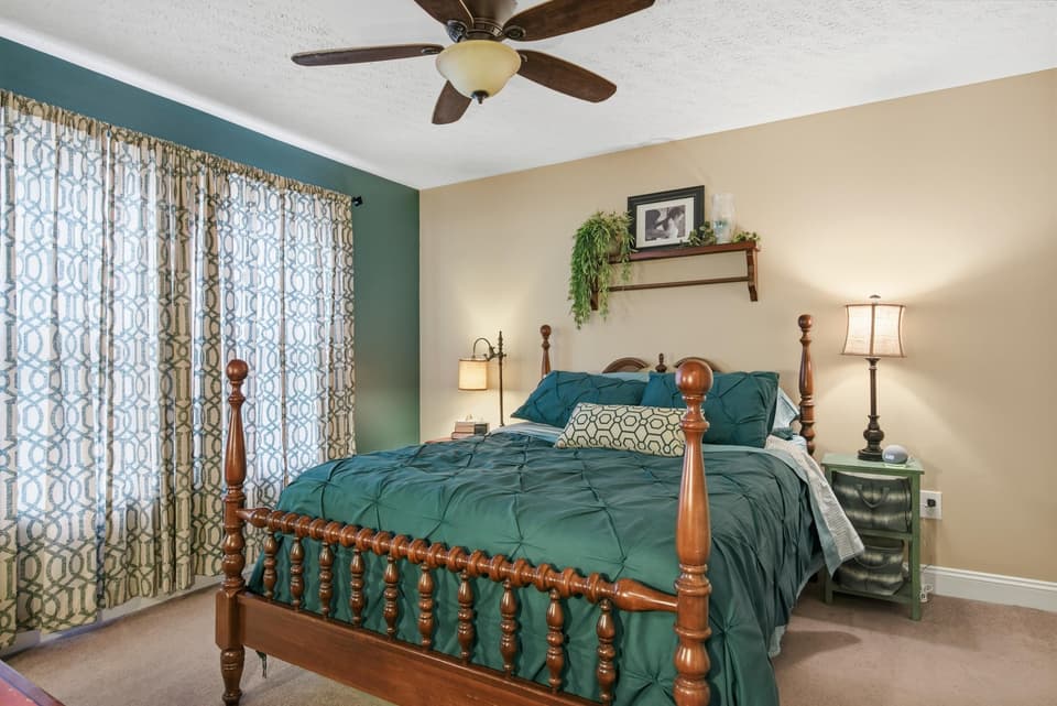 585 Silver Leaf Drive, photo 20 of 39