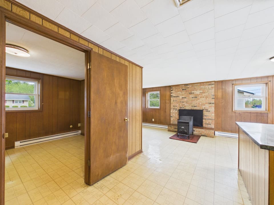 405 Maple Drive SE, photo 22 of 37