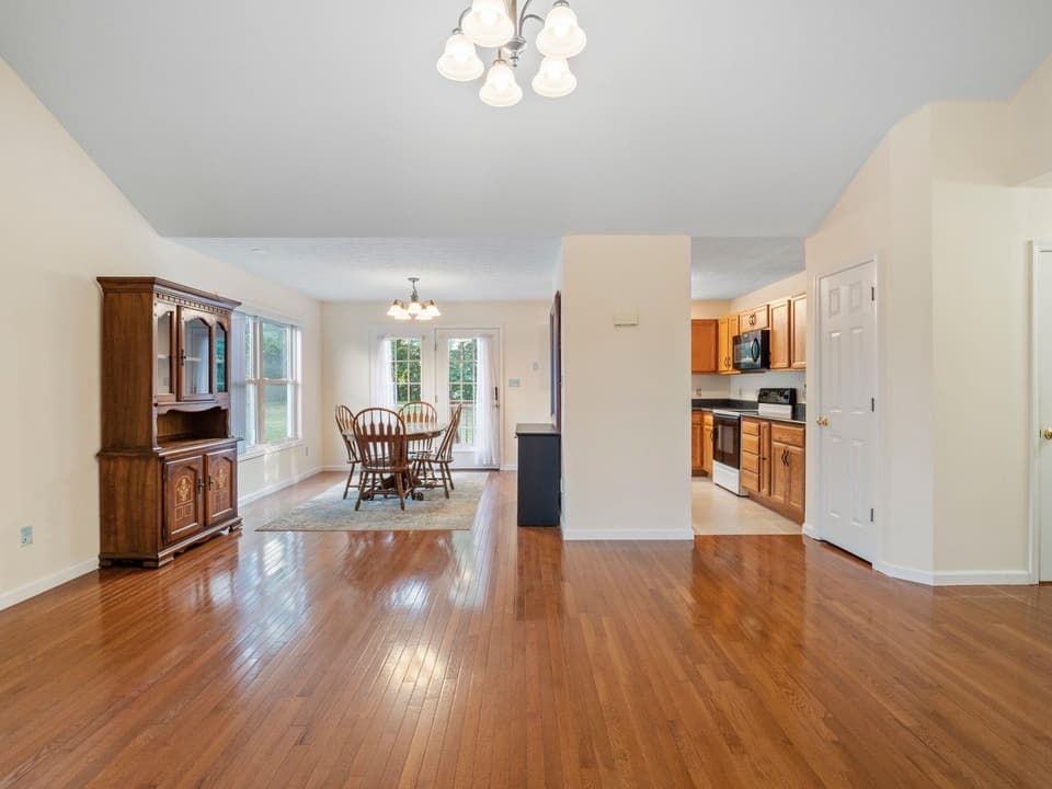 60 Wood Ridge Drive, photo 4 of 40