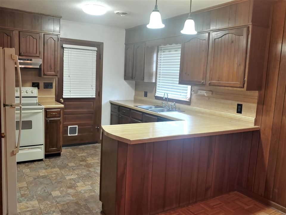 3875 Roanoke St, photo 5 of 40