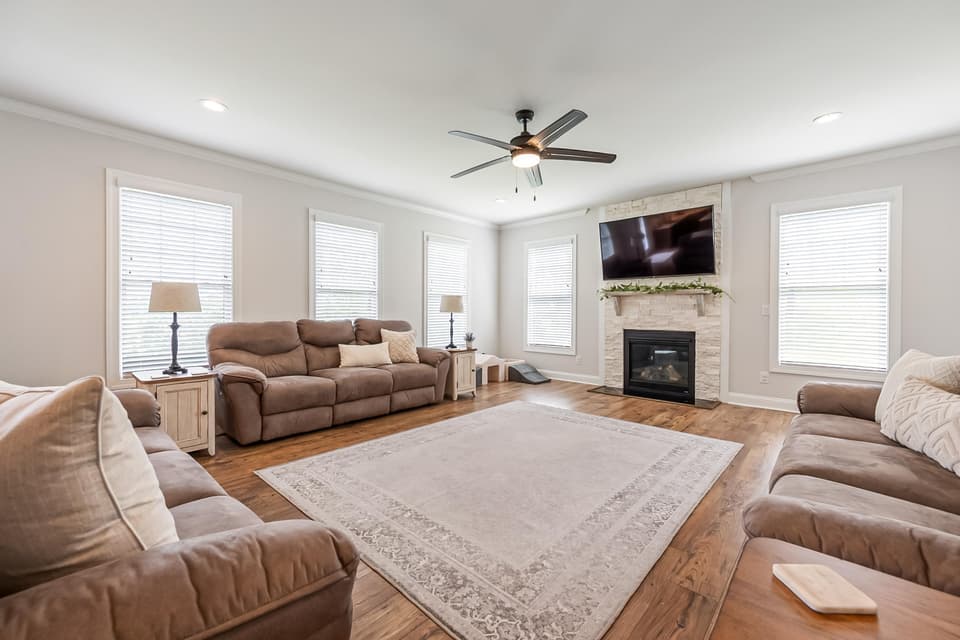 1042 Round Meadow Drive, photo 20 of 40