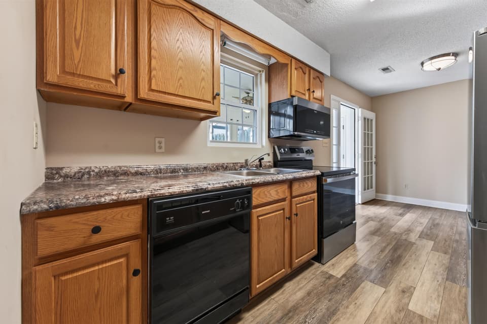220 Darci Drive SE, photo 13 of 40