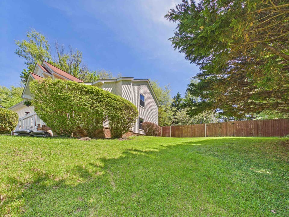 1525 Sleepy Hollow Road, photo 15 of 40