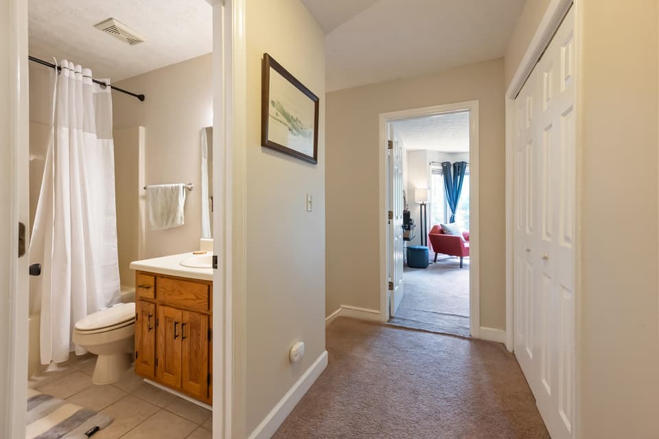 705 Colhoun Street NE, photo 34 of 40
