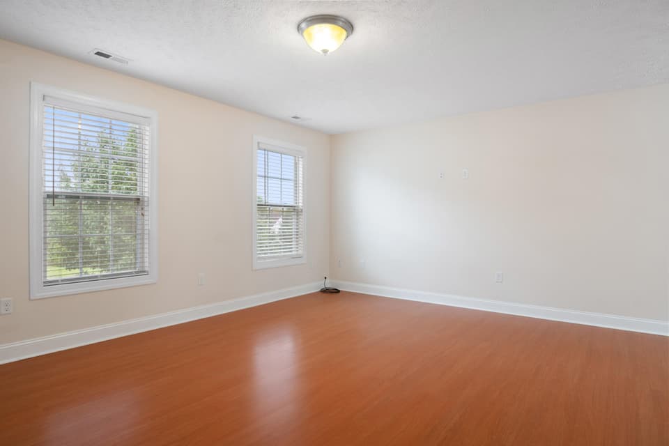 1555 Sherwood Drive, photo 14 of 40
