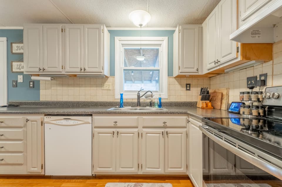 1270 Spruce St, photo 10 of 30