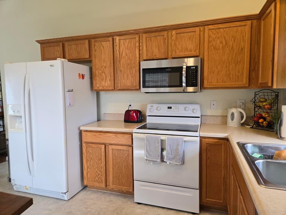 440 Windsor Dr, photo 8 of 33