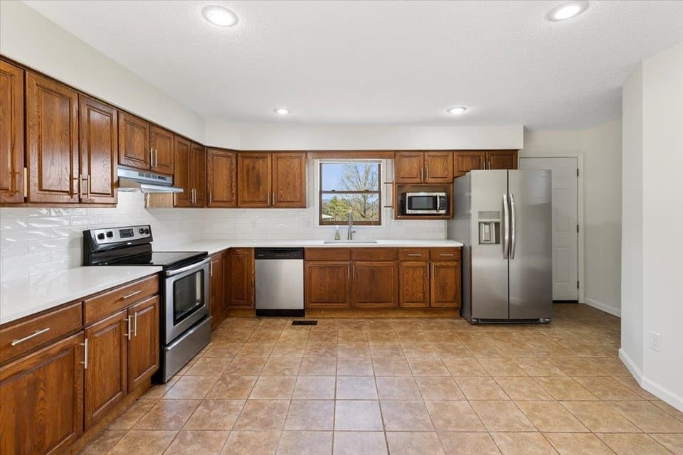 4660 Blue Heron Drive, photo 8 of 40