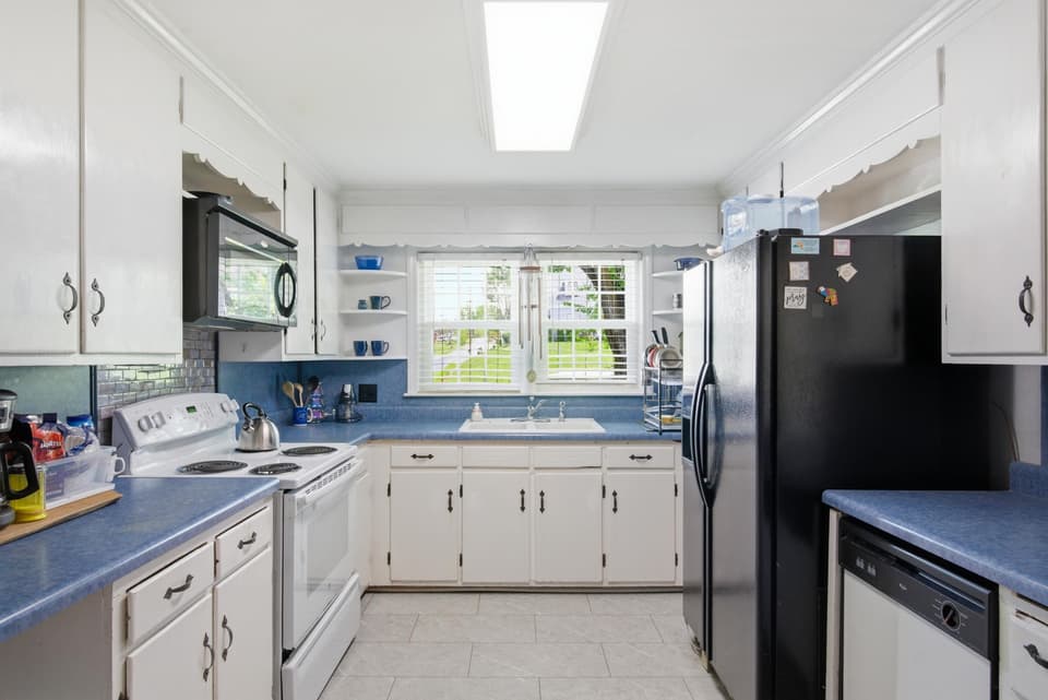 705 W Main Street, photo 12 of 40