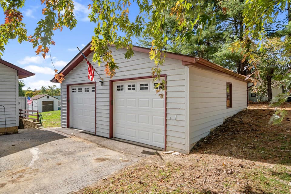 520 Hemlock Street, photo 5 of 40