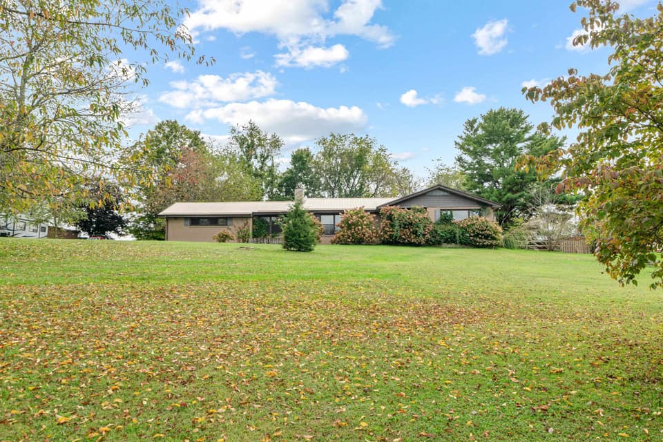 1435 Mud Pike Road, photo 5 of 40