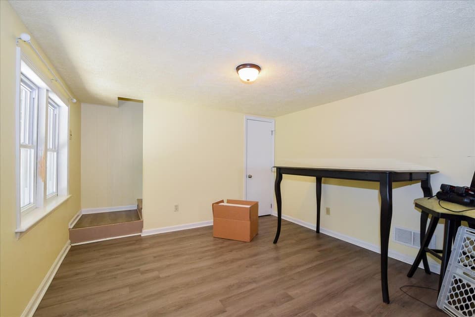 1008 Rock Road E, photo 13 of 21