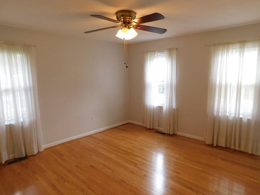 310 Hickory Dr SW, photo 15 of 30