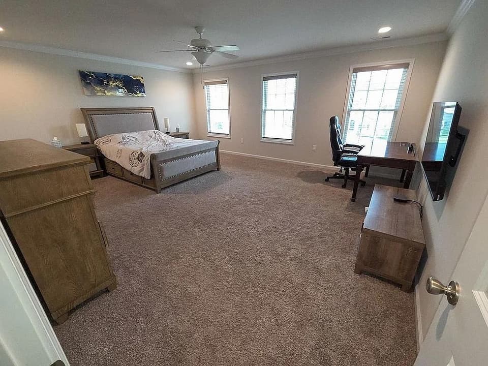 920 Holland Loop NW, photo 16 of 19