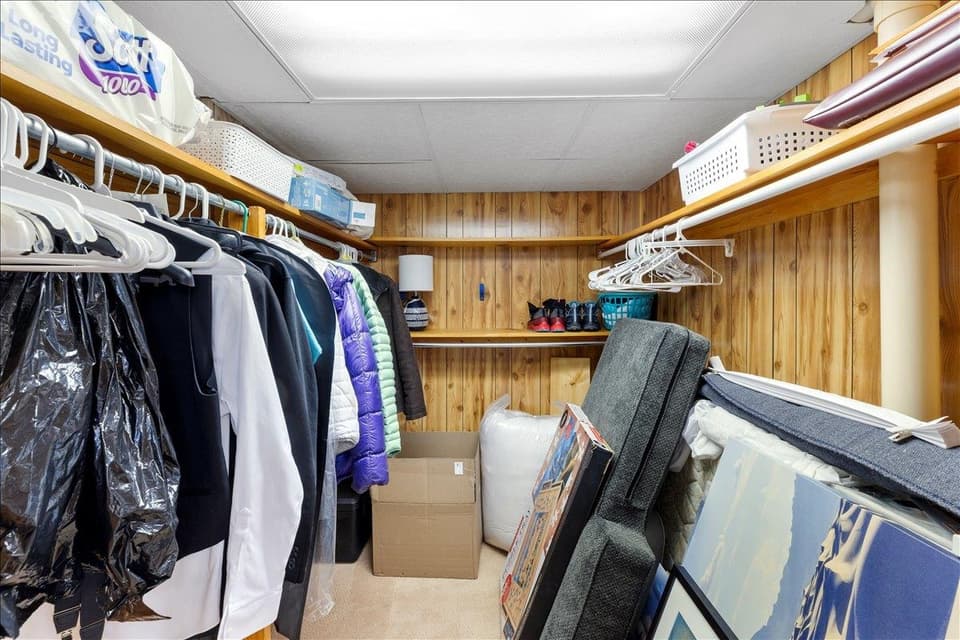 180 Henley Drive, photo 39 of 40