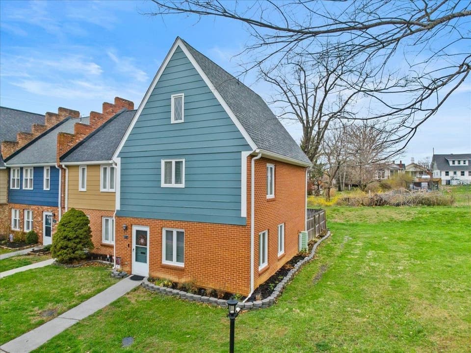 229 Lester Place, photo 38 of 40