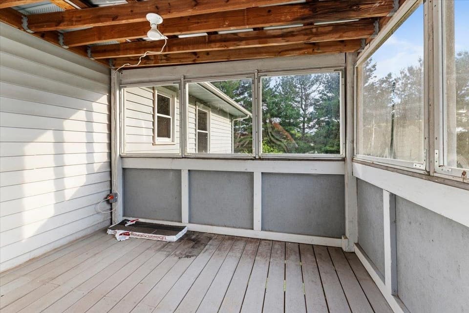 120 SE Howery Street, photo 37 of 40