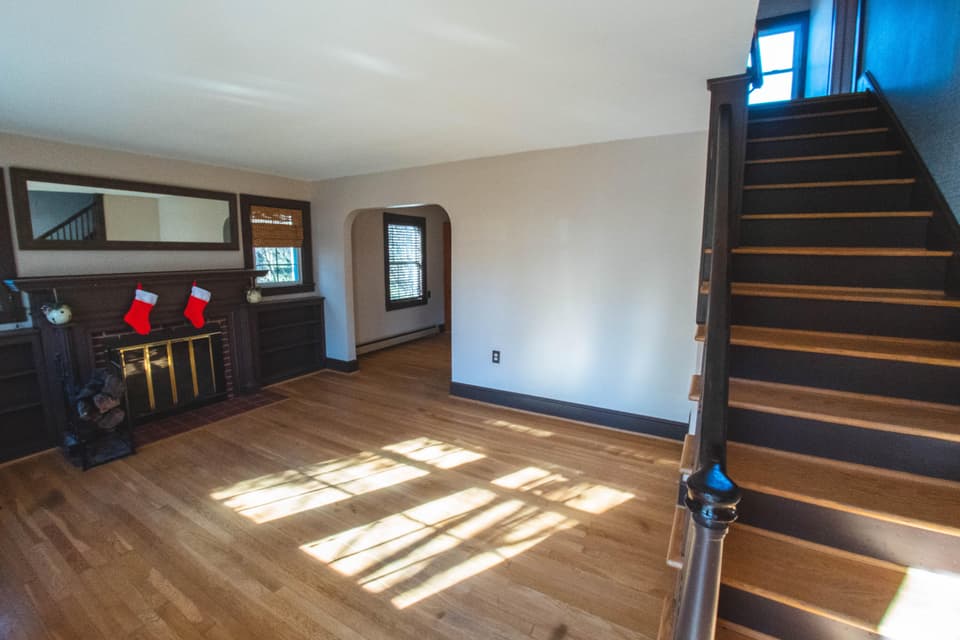 411 W Main St, photo 9 of 37
